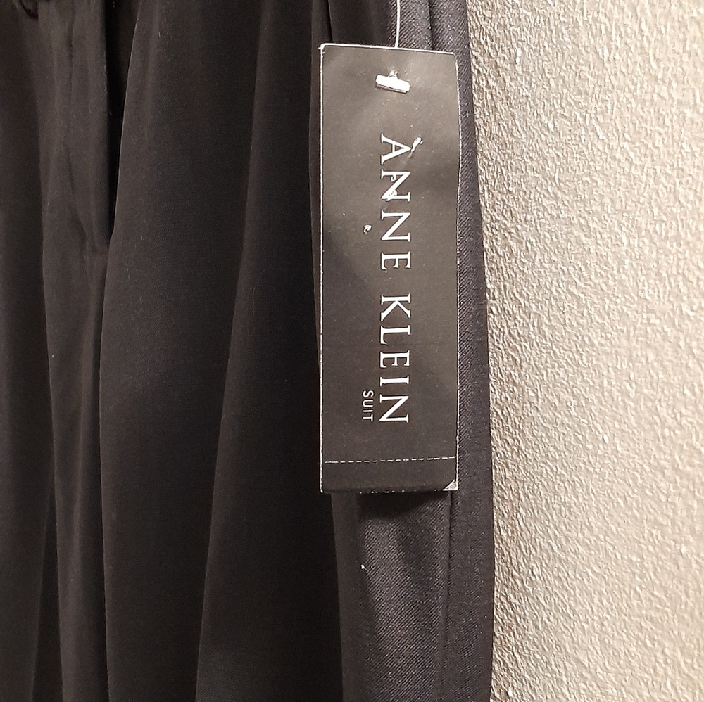 ANNE KLEIN WOMEN'S BLACK DRESSING PANTS.SZ::2..ITS A 2 PCS SET.BUT I ONLY HAVE T